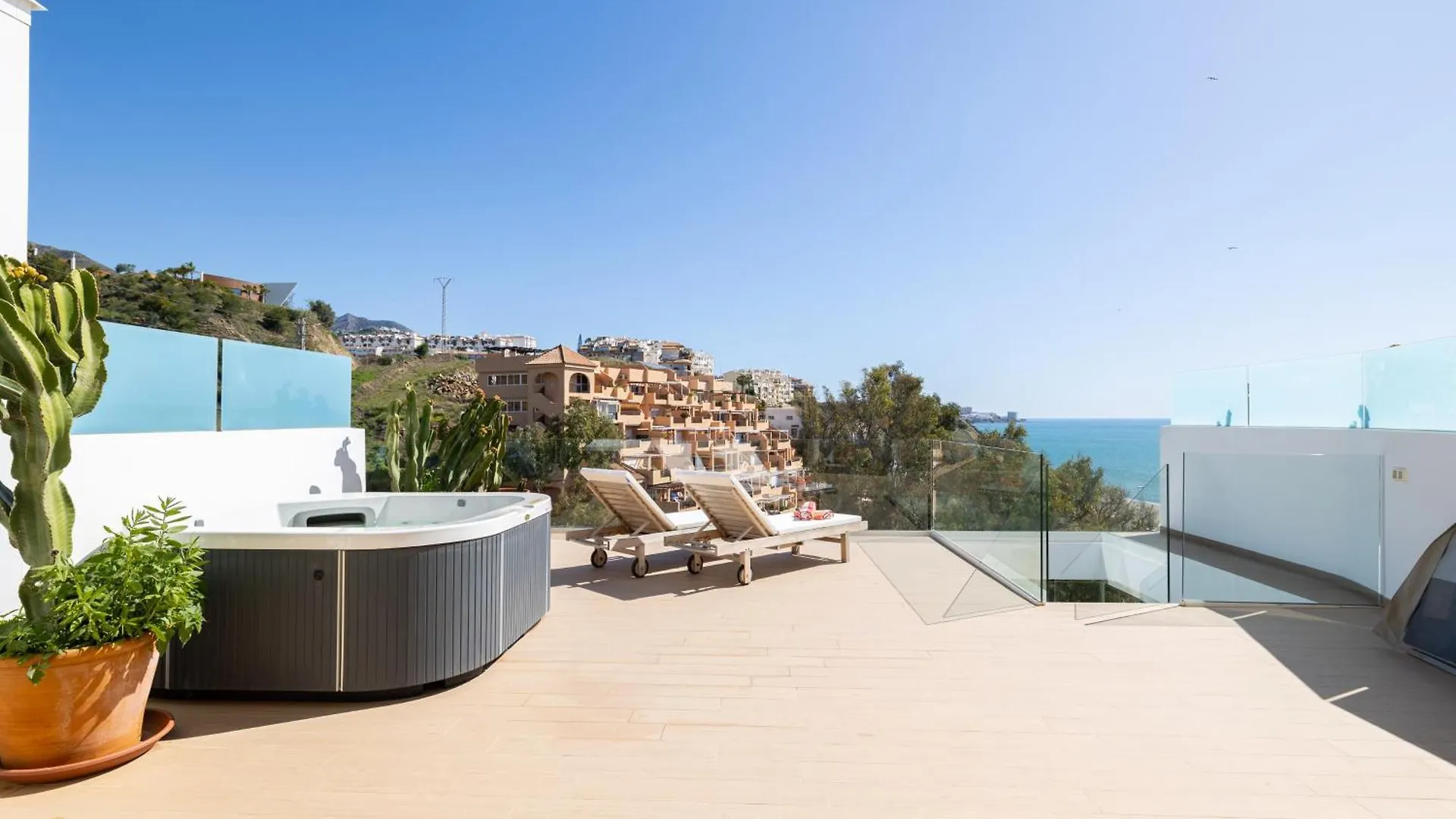 Higueron Rental Wave&Sun Fuengirola Spain
